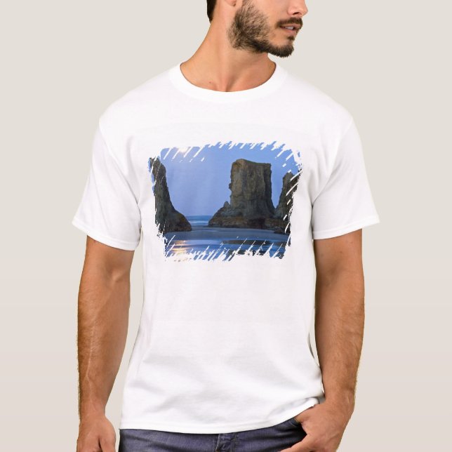 Månsättning, Bandon Beach, Oregon. Tee Shirt (Framsida)