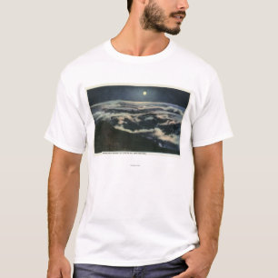 Månsken ovanför molnen på monteringen Washingto Tee Shirt