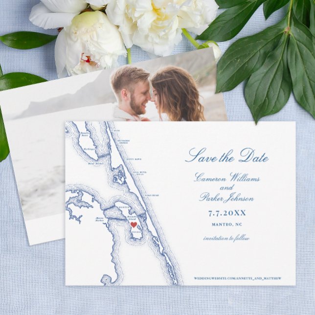 Manteo NC Yttre Banker Karta Elegant bröllop Spara Datumet (Manteo NC Map Save the Dates with elegant navy blue Outer Banks OBX map by Coastal Map Designs)