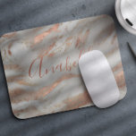 manuset Girly ro marble elegant namn Musmatta<br><div class="desc">Modern chic ro glam grått marble mousad med trendig calligraphy script personlig namn.             Kan vara en perfekt- eller julklapp för henne,  Söt 16,  studenten eller julklapp.</div>