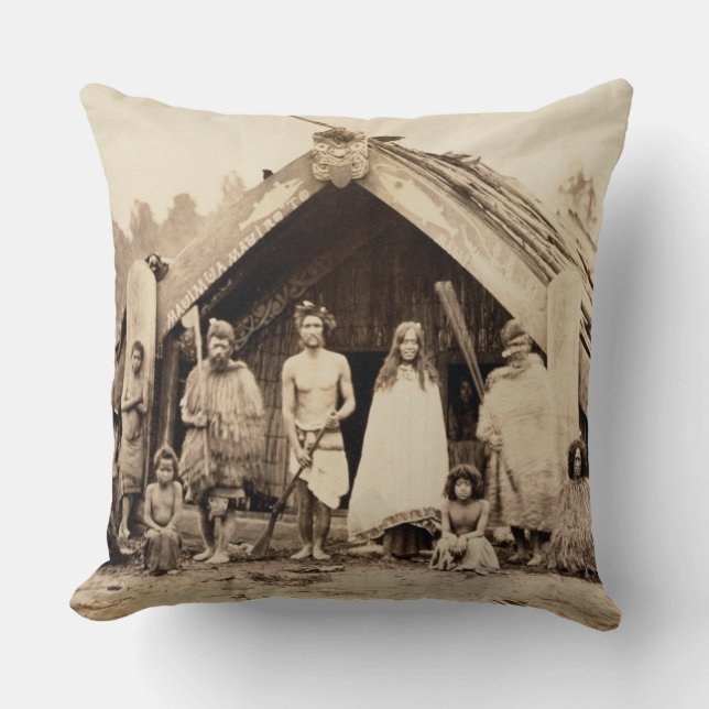 Maori familj som är nyazeeländsk, c.1880s kudde (Framsida)