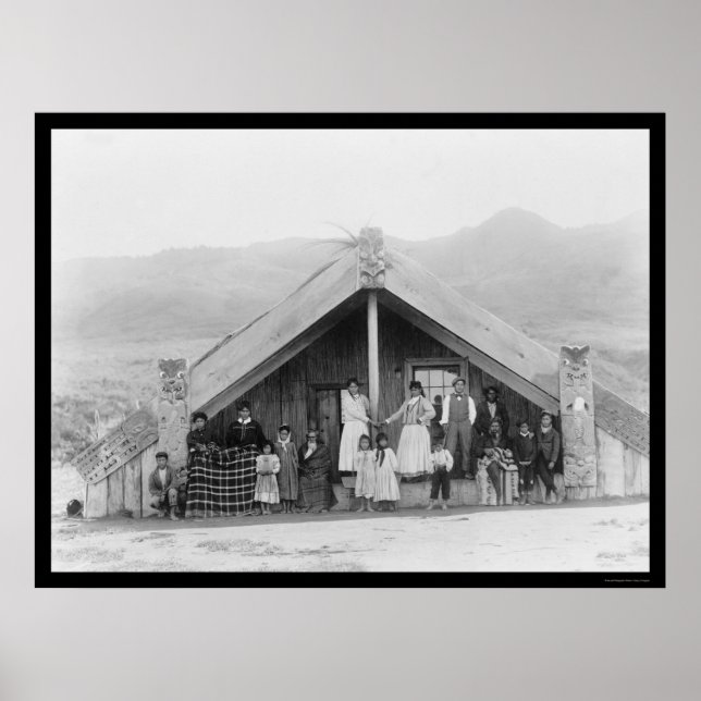 Maori Family New Zealand 1917 Poster (Framsidan)