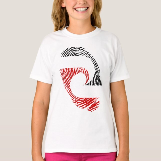 Maori flagga fingeravtryck t shirt (Framsida)