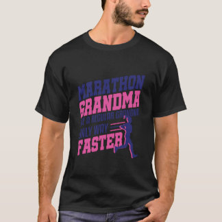 Marathon Grandma Tävling Springer halv första Tävl T Shirt