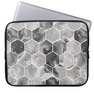 Marble hexagon seamless struktur med guld mönster laptop fodral