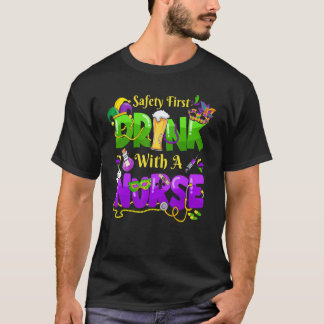 Mardi Gras-karnevalssäkerhet Först drick med en sj T Shirt