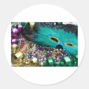 Mardi Gras Pärlor & Grönt Feather Mask Runt Klistermärke