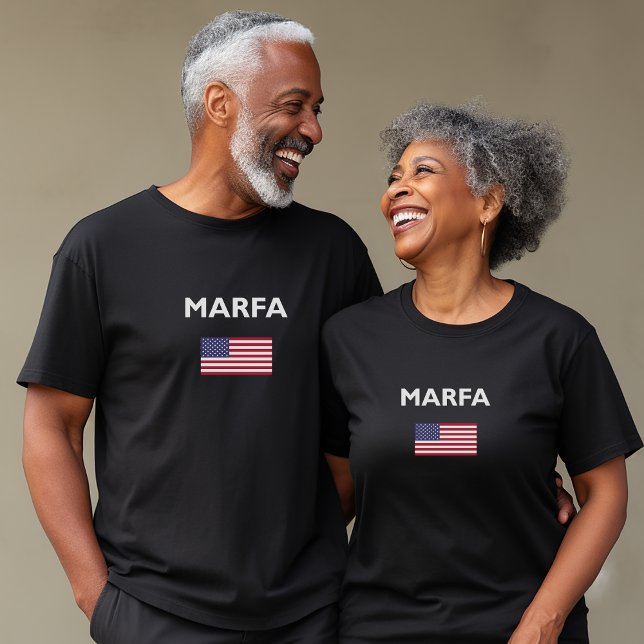 Marfa Texas USA Amerikanska Flagga Mörk Färg T Shirt (Skapare uppladdad)