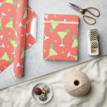 Margarita Cocktails Patterned Rosa Presentpapper<br><div class="desc">Färgfull Margarita-cocktails mönstrade presentfigurerna i korallets rosa och kalk. Perfekt för födelsedagar för cocktail party,  bröllop och Margarita älskare</div>