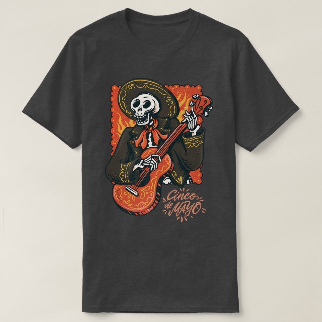 Mariachi skeleton Cinco de Mayo apparel for taco l T Shirt (Design framsida)