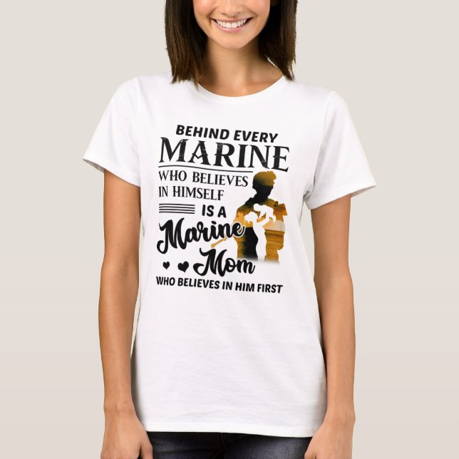 Marin som Tro själv är en marin Mamma veteran T Shirt (Framsida)