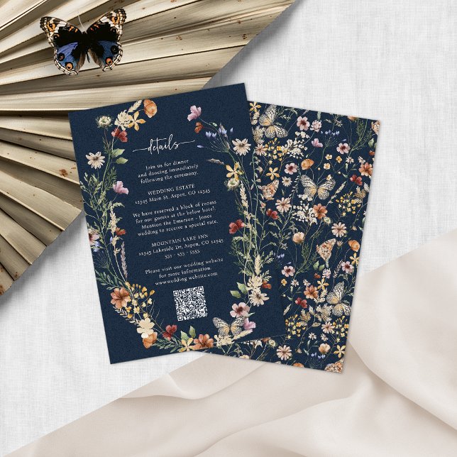 Marinblå Boho Blommiga Detaljer Tilläggskort (Navy Blue Boho Floral Details Enclosure Card with QR Code by Painted Paperie
)