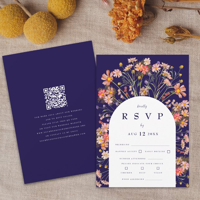 Marinblå Boho Vildblomma Rustikalt Blommigt Bröllo OSA Kort (Boho fall rustic wildflower floral arch Navy blue and white wedding RSVP qr code card modern elegant)
