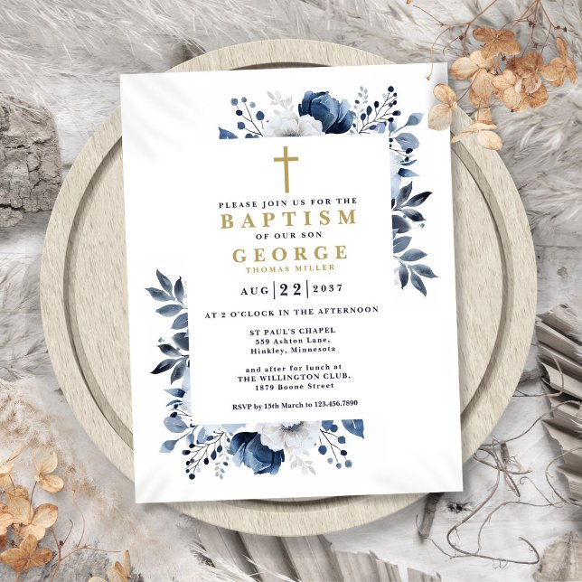 Marinblå Elegant Modern Blommig Dopinbjudan Vykort (Navy Blue Elegant Modern Floral Baptism Invitation Postcard)