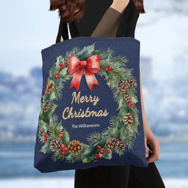 Marinblå festlig julkrans Elegant specialdesignad Tygkasse (A stylish personalized Christmas tote bag with festive wreath of holly, pinecones and red ribbon)