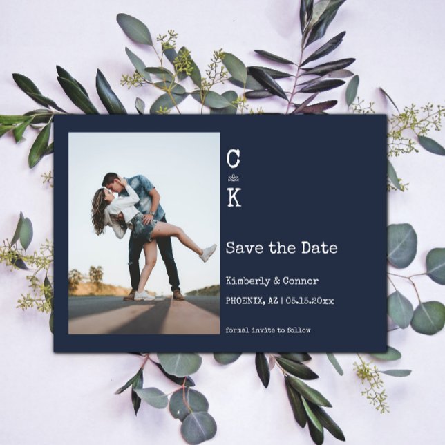 Marinblå Minimalistisk Monogram Fotografi Spara Datumet (Navy Minimalist Monogram Photo Save the Date)