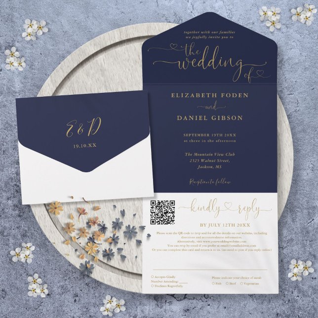 Marinblå och guld Hjärtan Script QR-kod Bröllop (Navy Blue And Gold Hearts Script QR Code Wedding All In One Invitation)