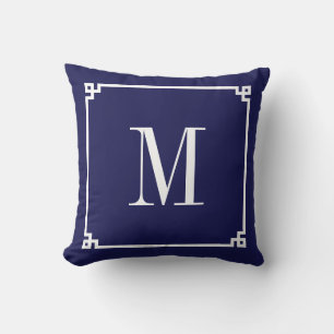 Marinblå och vit grekisk nyckelkant med monogram kudde