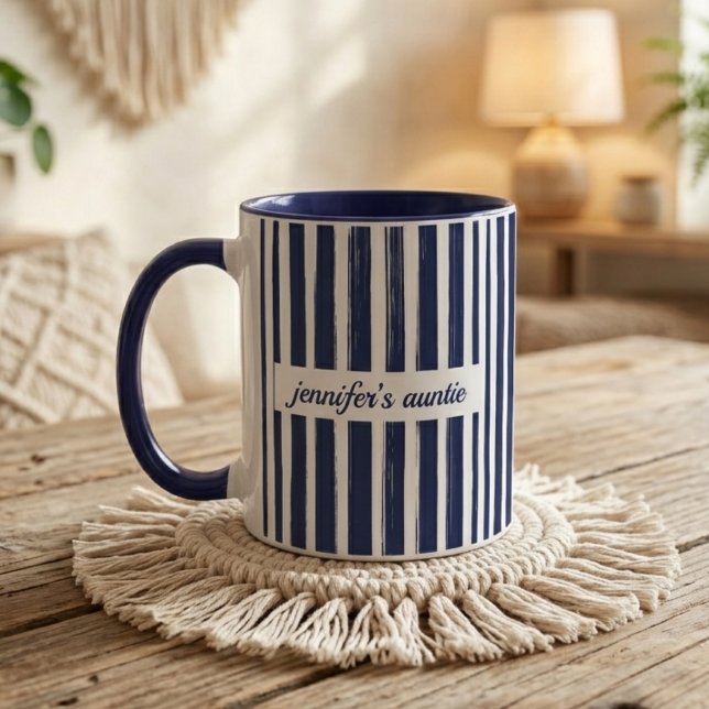 Marinblå Ränder Anpassad Auntie Baby Annonsering Mugg (personalized new family mug gift, modern announcement mug gift, personalized baby reveal mug gift,)