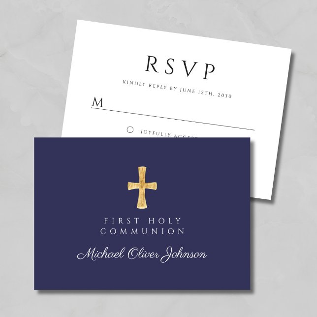 Marinblå Religiöst Kors Pojke Första Kommunion OSA Kort (Navy Blue Religious Cross Boy First Communion RSVP Card)