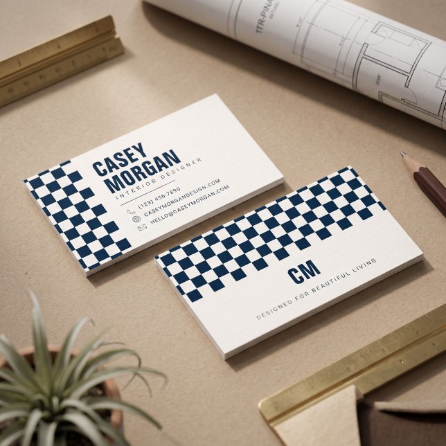 Marinblå Rutig Modern Visitkort (Simulated business cards on table)