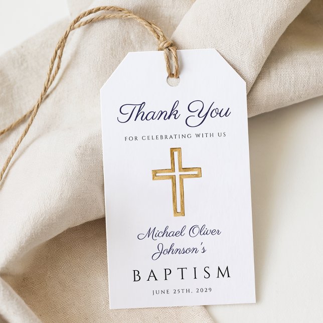 Marinblå Script Religiöst Kors Pojke Dop Presentetikett (Religious Navy Blue Script Cross Boy Baptism Gift Tags)