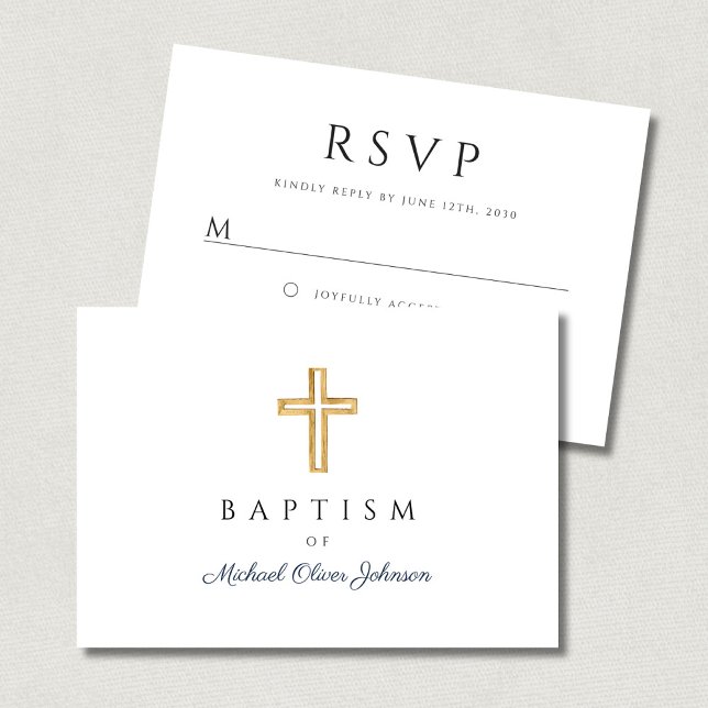 Marinblå Skript Religiöst Kors Pojke Dop OSA Kort (Navy Blue Script Religious Cross Boy Baptism RSVP Card)