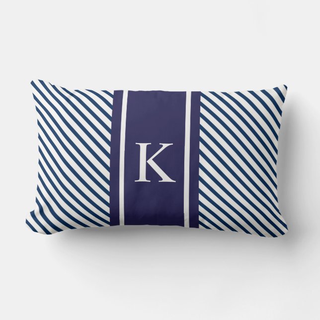 Marinblåa vitrandar & Monogram Lumbarkudde (Framsida)