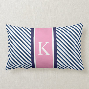Marinblåa vitrandar & rosa Monogram Lumbarkudde