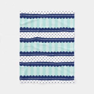 Marinblått rand- och polka dotsmönster för Aqua Fleecefilt