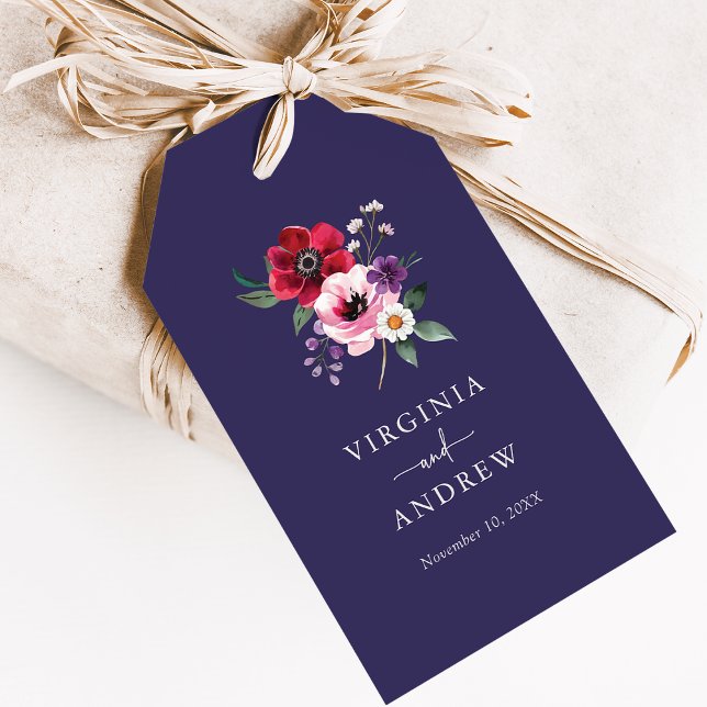 Marinblomma Presentetikett (Navy Blue Floral Gift Tags by Painted Paperie
)