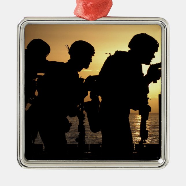 Marineldsbrand 9 mm handvapen julgransprydnad metall (Framsidan)