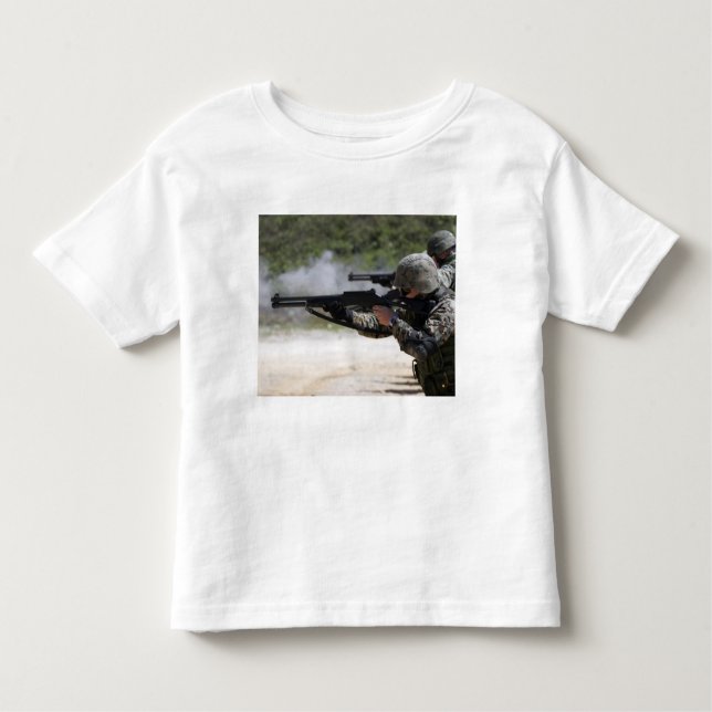 Marines avfyrar pistol tee (Framsida)
