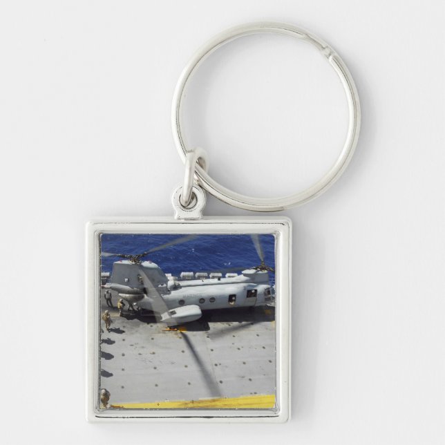 Marines board a CH-46E Sea Knight-helikopter Fyrkantig Silverfärgad Nyckelring (Framsidan)