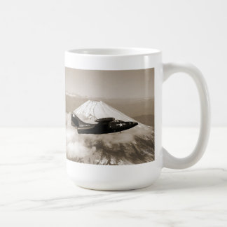 Marinkorpralflygplan Mount Fuji Japan och Kaffemugg