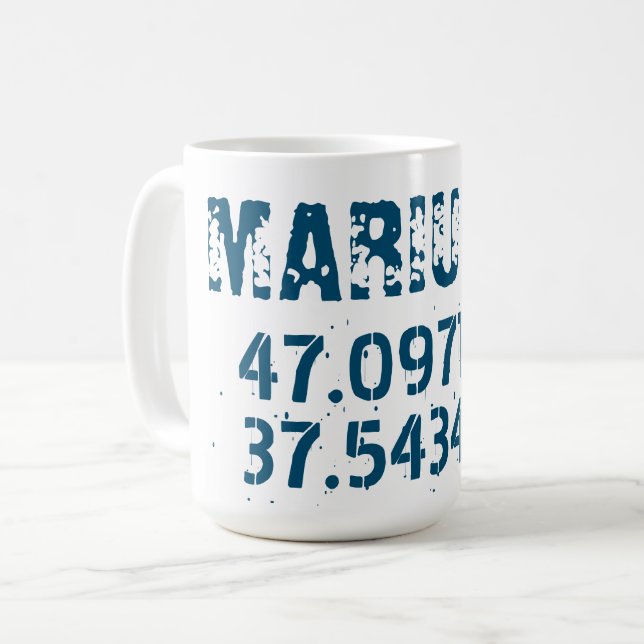 Mariupol Latitude & Longitude Distress Kaffemugg (Framsida vänster)