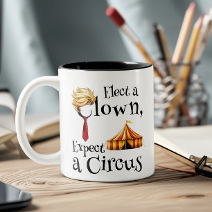 Markera en clown, förvänta en rektangel i Circus P Två-Tonad Mugg