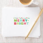 Märket Merry & Bright jul Ljus Adressetikett<br><div class="desc">Ge extra glädje till din post- och presentförpackning för helgdag med den här märkningen Merry & Bright som innehåller färgstark ljus för julsträng. Perfekt för returadresser, favoritpåsar eller festlig märkning. Denna moderna utformning omfattar lekfullt rött, grönt och teal lökar och ett djärvt budskap om helgdag. Anpassa med ditt namn eller...</div>