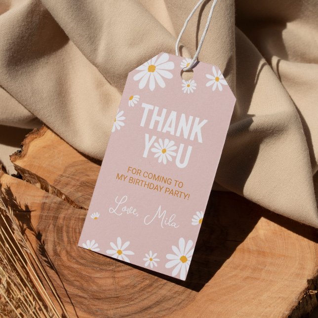 Märkre för Födelsedagsfest av Tack för  Rosa Daisy Presentetikett (Skapare uppladdad)