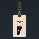 Märkre för Vermont kartabagage, Bagagebricka<br><div class="desc">Dessa statliga bagagemärkre gör de perfekta bröllopsfestgåvamärkrna eller välkomnandet att hänga lös märkre. Bind den till dina brudtärnagåvor i stället för en typisk papper gåvamärkre, och de kan använda den för månader och år till komen. Märkre har en bakgrund för persikaaprikosvattenfärg. Använd "skräddarsy vidare" alternativ att förlägga hjärtan på bröllopläget....</div>