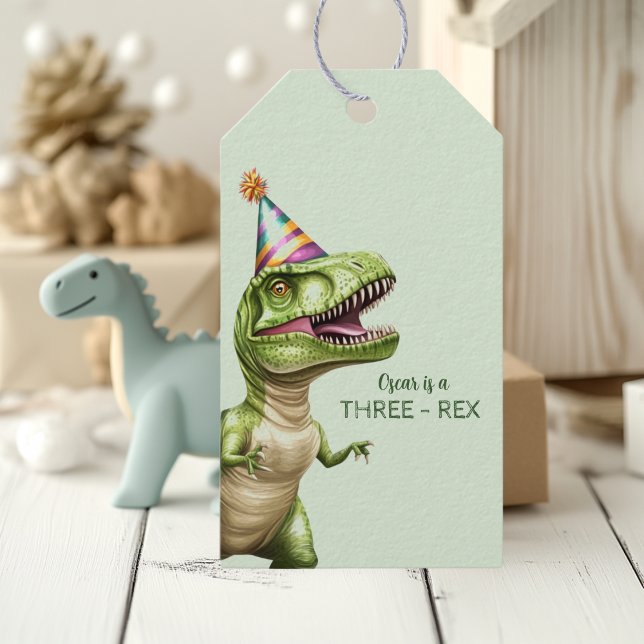 Märkre med tre Rex Dinosaur Birthday Gift | Grönt  Presentetikett (Skapare uppladdad)