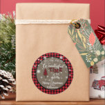 Märkrn Rustic Land jul Buffalo Check Gift  Runt Klistermärke<br><div class="desc">Roligt,  klassisk rödbuffel-plätering för dessa God jul-klistermärken. Perfekt för ge förseglingar eller kuvertförseglingar.</div>