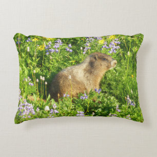 Marmot på Mount Rainier Wildblommor Prydnadskudde