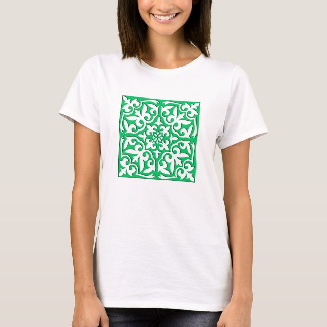 marockansk plattor - grönt och vit. t-shirt (Framsida)