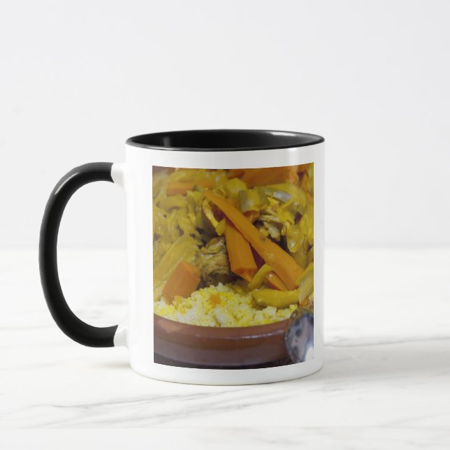 Marocko, Tetouan. Traditionell marockansk måltid a Mugg (Vänster)