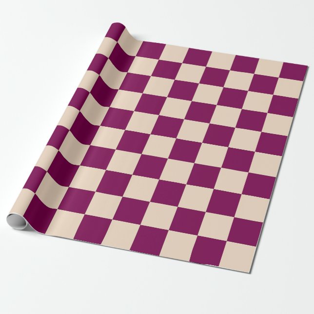Maroon and beige checkerboard pattern presentpapper (Utrullad)