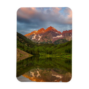 Maroon Bells reflekteras i lugna Maroon Lake 3 Magnet