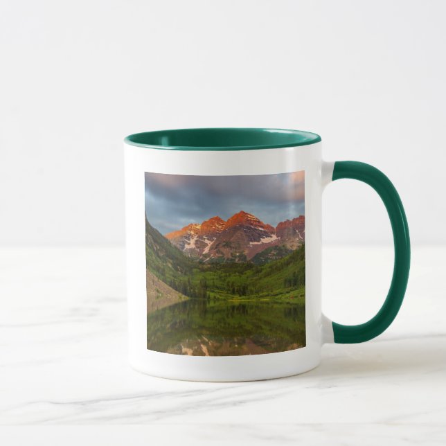 Maroon Bells reflekteras i lugna Maroon Lake 3 Mugg (Höger)