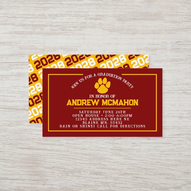 Maroon & Guld Pawprint Mini Studenten Inbjudan (Maroon & Gold Paw Mini Graduation Invitations for friends, classmates, teammates or announcements)