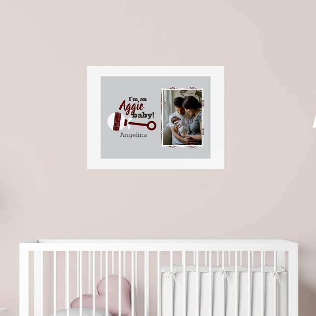 Maroon Play Aggie Baby Photo Poster (Skapare uppladdad)